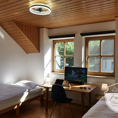 アパート Schoenwetter